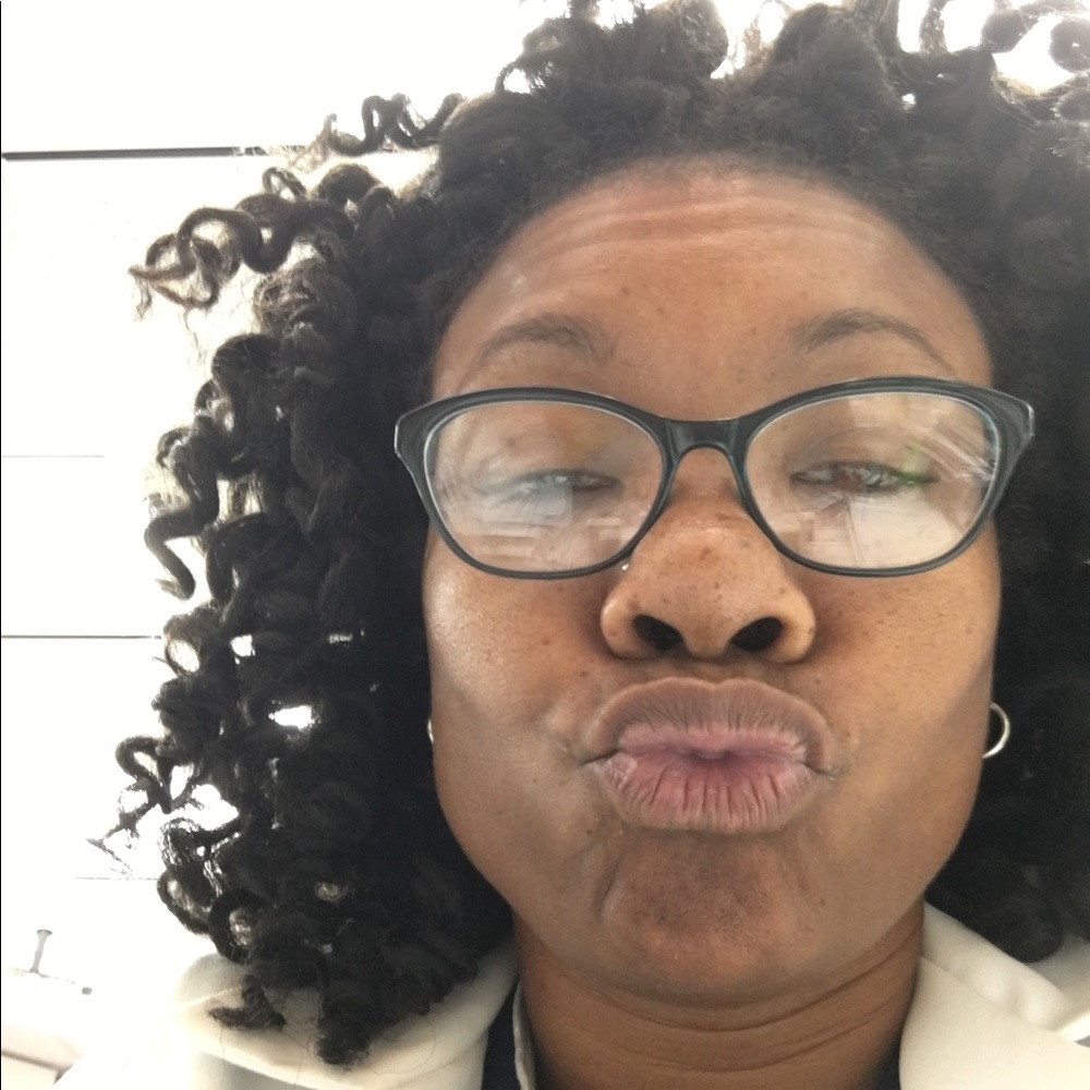 Meet your Posher, Sondra